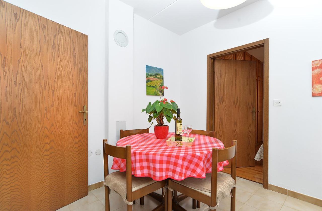 Apartment Milan 1174 Pula Exterior photo