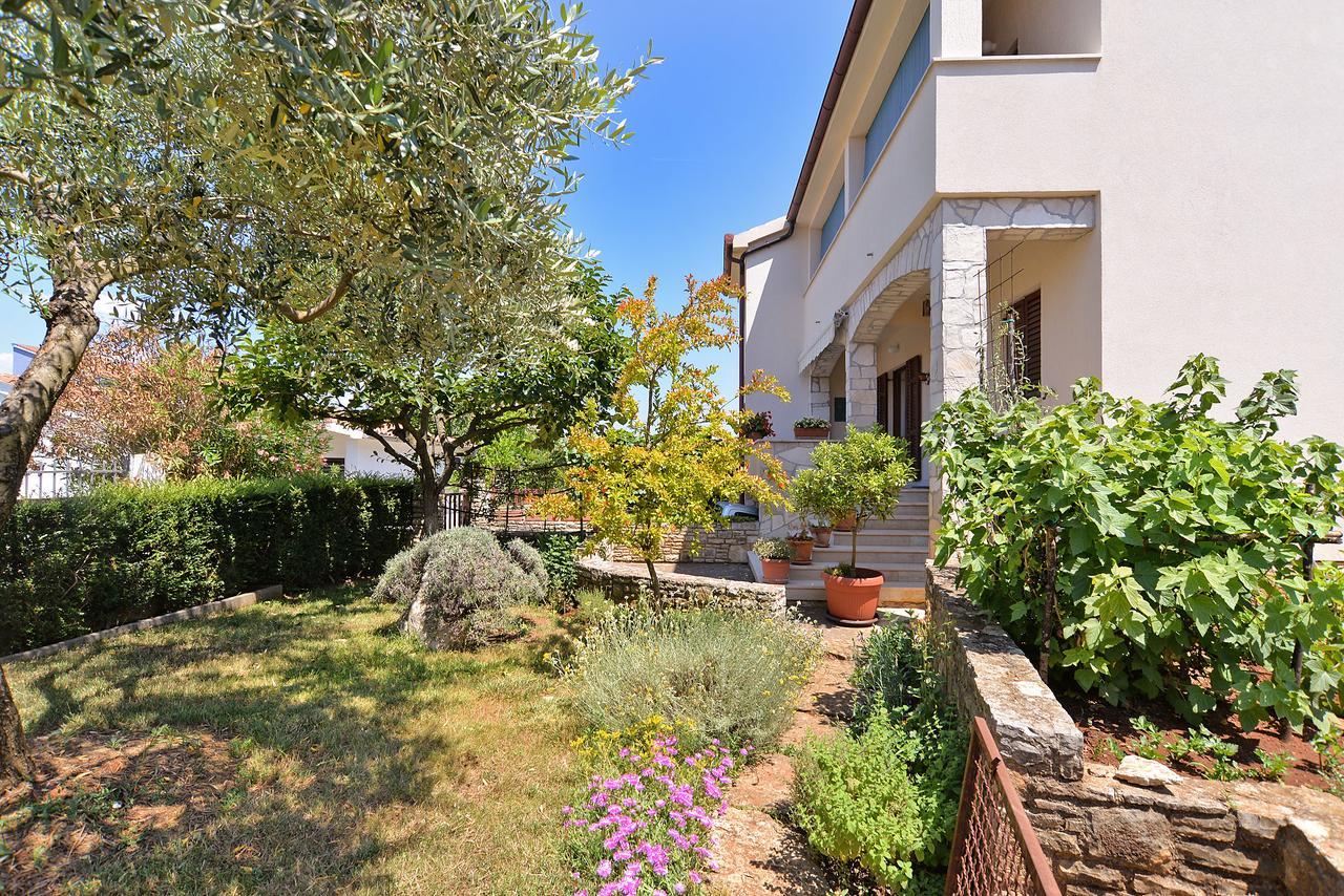 Apartment Milan 1174 Pula Exterior photo