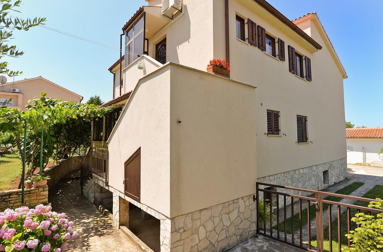 Apartment Milan 1174 Pula Exterior photo